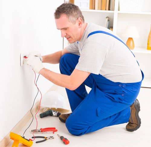tampa-electrician-outlets